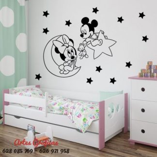 vinilo decorativo y adhesivo para pared de Mickey y minnie de bebe para habitación infantil tambien stickers o pegatinas