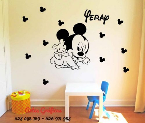 vinilo decorativo y adhesivo para pared de Mickey bebe para habitación infantil tambien stickers o pegatinas