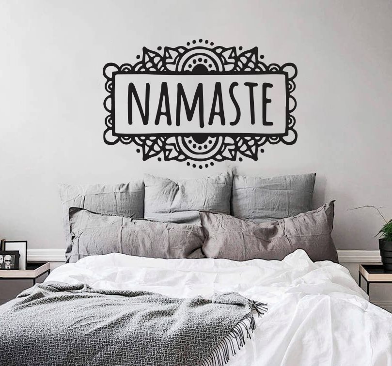 Vinilo namaste cabecero
